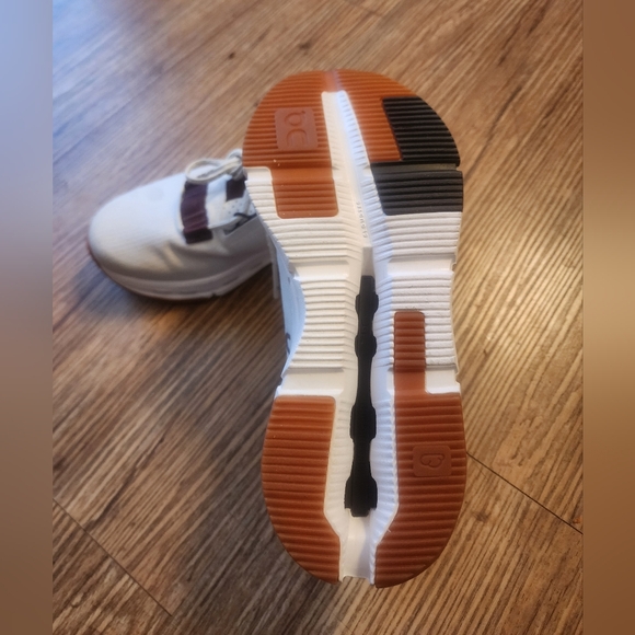 SIZE. 5. WOMEN'S. ON CLOUDNOVA 2 On Running  Cream and Brown Athletic Shoes - Picture 6 of 8
